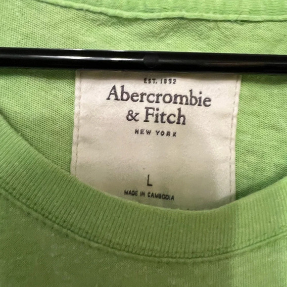 Abercrombie & Fitch size L tshirt - Picture 3 of 4